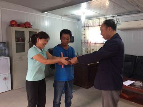 “金秋助學(xué)”,礦建二公司在行動(dòng)