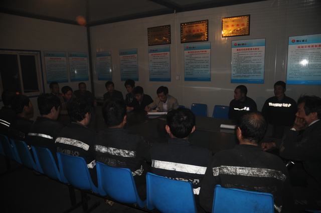 掘進(jìn)公司隨機(jī)檢查傳導(dǎo)壓力緊繃一線(xiàn)安全弦