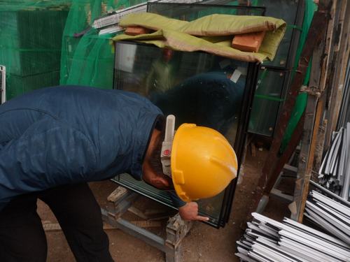 “安全、質量、環?！比荦R下以優異的成績迎接“十九大”的勝利召開