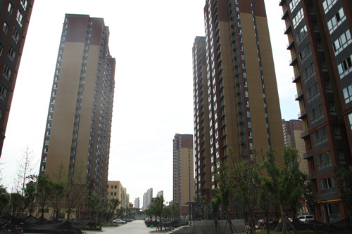 天工公司土建十一項目部承建的曲江羊頭鎮村安置小區1標段工程通過防雷接地、人防兩項專項驗收