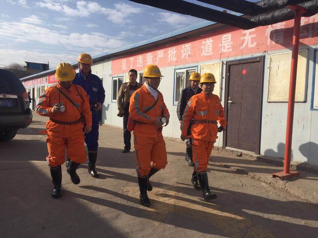 建設集團副總經理王明智深入掘進公司紅柳林項目部一線檢查指導工作