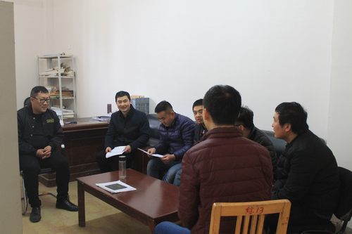 銅煤公司基層項目部開展“自己找、同事提”對照檢查活動