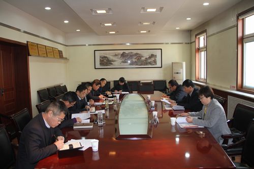 建設(shè)集團(tuán)聯(lián)合黨委副書記、紀(jì)委書記、工會(huì)負(fù)責(zé)人侯本英深入銅煤公司督導(dǎo)黨委中心組學(xué)習(xí)研討