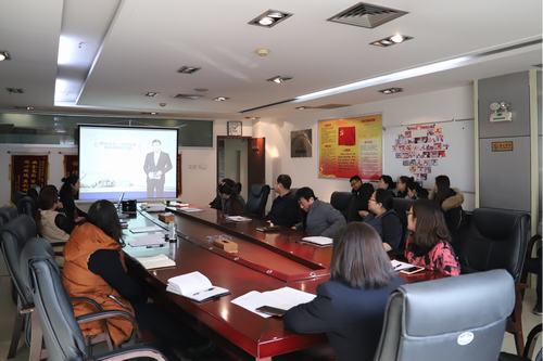 礦建二公司組織觀看“糾正‘四風’不能止步”專題節目