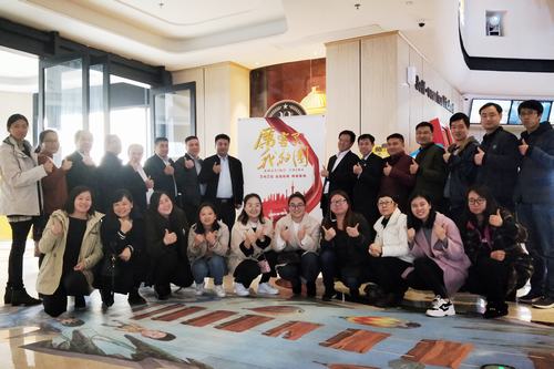 礦建二公司組團觀看《厲害了,我的國》 為祖國打CALL