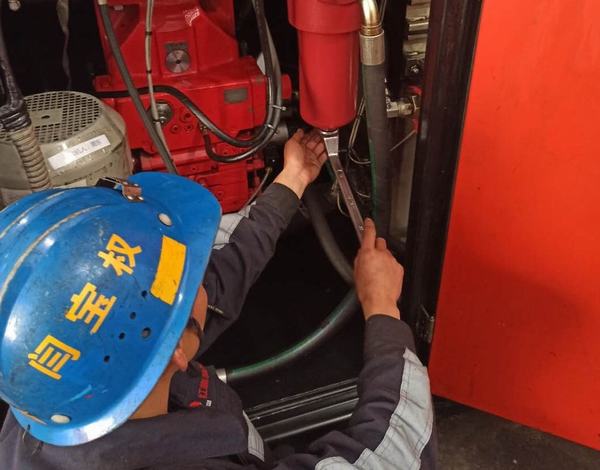 陜煤建設洗選煤運營公司紅柳林洗煤廠項目部： 年節生產穩運轉 養護設備出新招