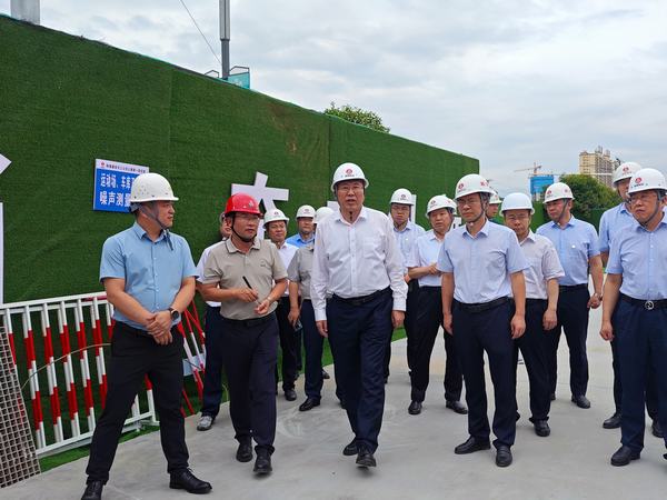 陜煤集團黨委副書記、思創(chuàng)高管院執(zhí)行院長張海泉一行蒞臨陜煤建設(shè)天工公司漢陰縣實驗中學(xué)二期項目指導(dǎo)調(diào)研