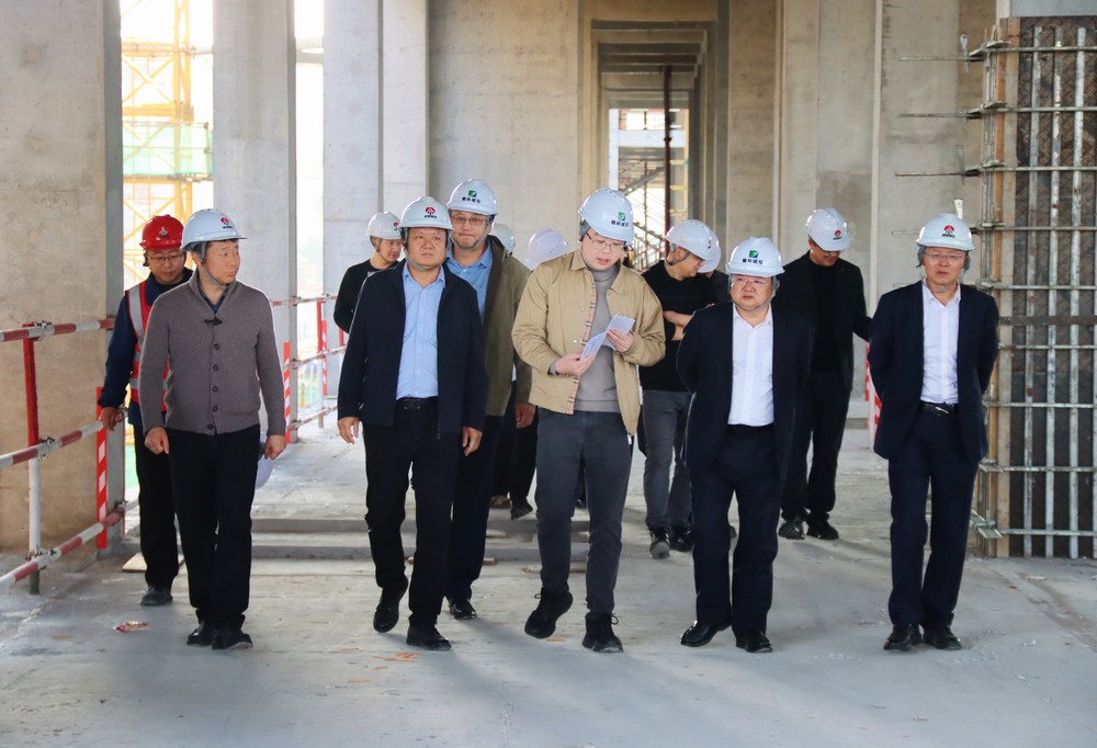 榆林城投集團黨委書記、董事長郝君一行蒞臨陜煤建設(shè)榆林公司承建的榆溪圣境一標段項目檢查指導工作