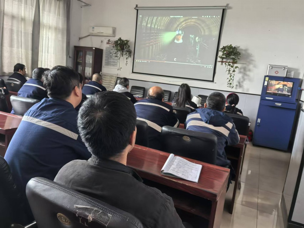 陜煤建設(shè)洗選煤運(yùn)營公司澄合山陽運(yùn)營項(xiàng)目部：以安全“預(yù)警”?！绊槙场辫T“防線”