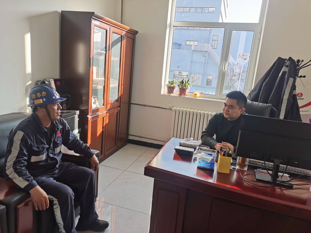 陜煤建設洗選煤運營公司紅柳林洗煤廠項目部：搭起“連心橋” 維穩(wěn)記心間