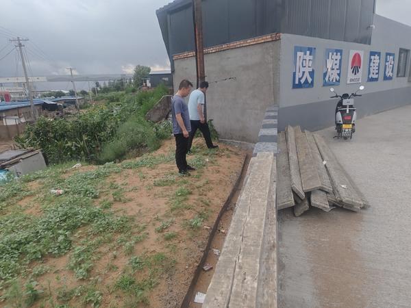 陜煤建設煤礦運營服務分公司：暴雨中的“溫暖守護”  織密職工“兩堂一舍”幸福網