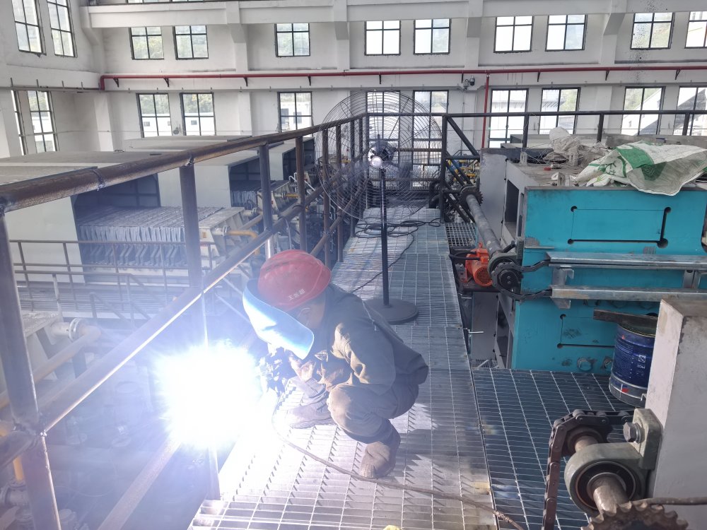 陜煤建設韓城分公司安裝六項目部：“清涼暴擊”已就位！硬核守護工地“抗暑特種兵”