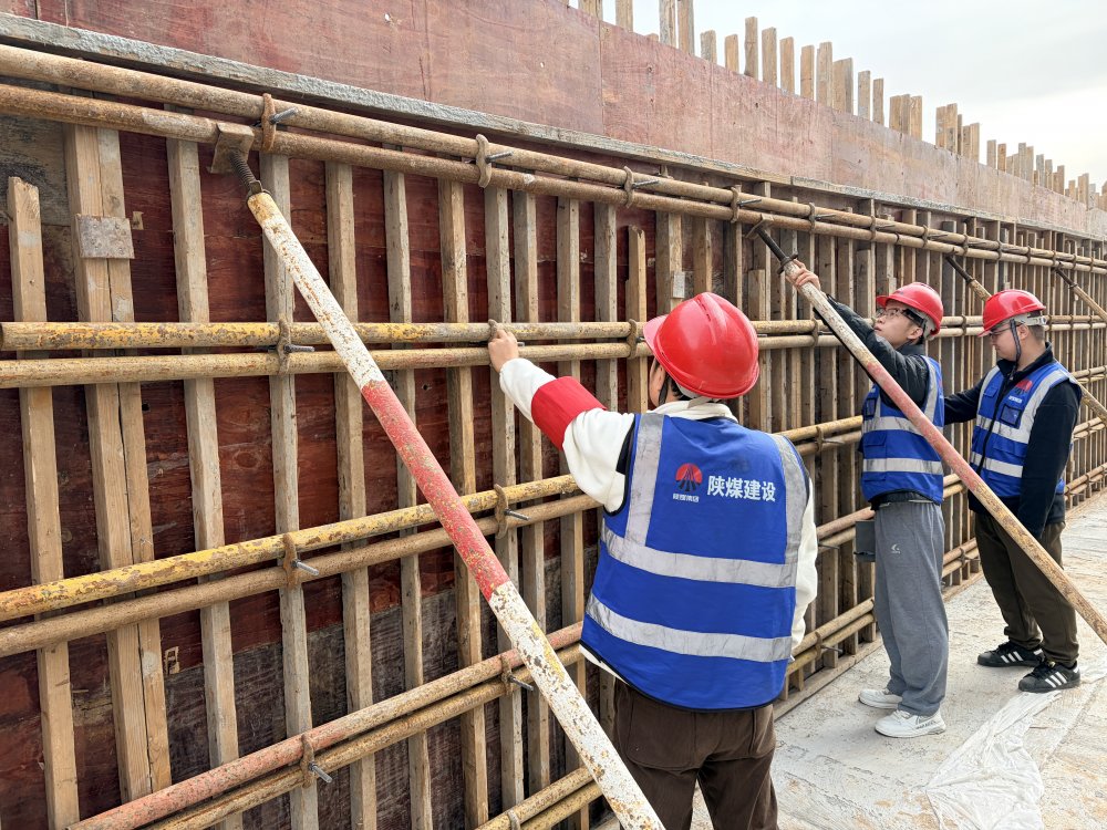 陜煤建設(shè)韓城分公司土建一項(xiàng)目部：青春護(hù)航安全線，百日攻堅(jiān)里的“硬核”擔(dān)當(dāng)