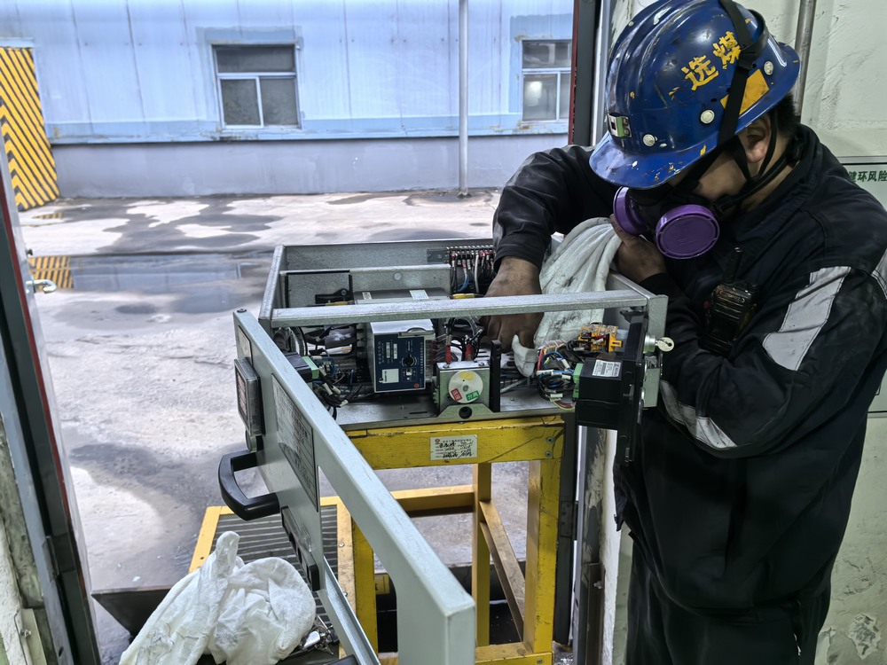 陜煤建設洗選煤運營公司紅柳林洗煤廠項目部：以電為脈守崗盡責  精耕細作護航生產