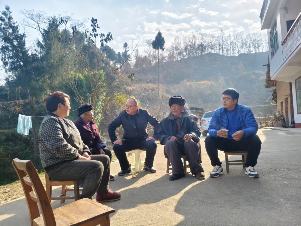 陜煤建設定點幫扶村：冬日入戶送服務 民生保障“不降溫”