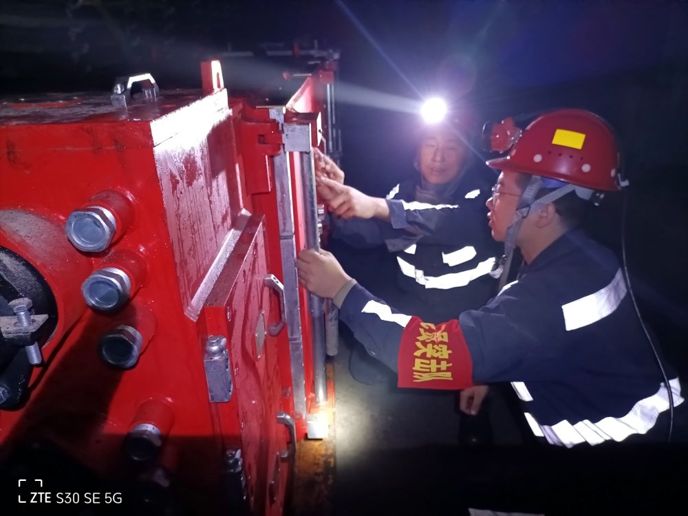 陜煤建設(shè)韓城分公司張家峁項目部：錨定百日安全沖刺目標(biāo) 擰緊機電安裝“安全閥”