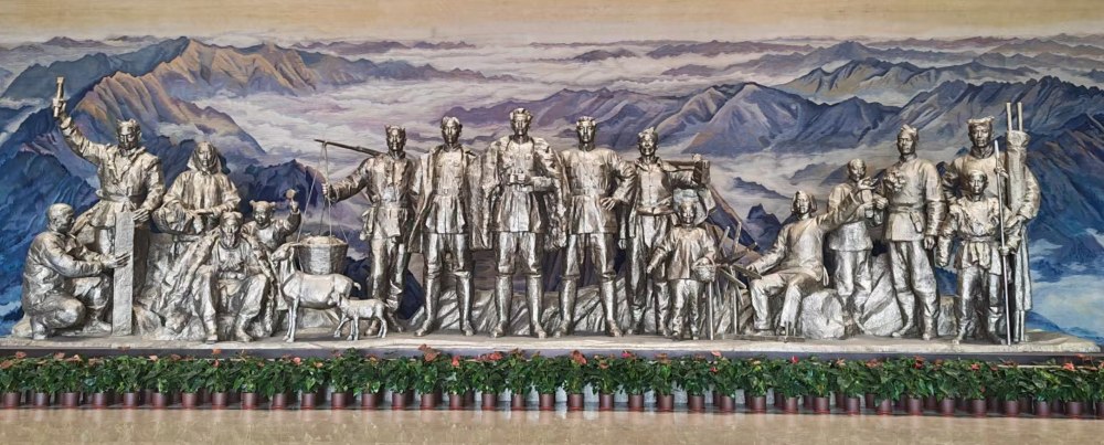 煤礦運(yùn)營(yíng)服務(wù)分公司:汲取歷史精神 鑄就實(shí)干擔(dān)當(dāng)