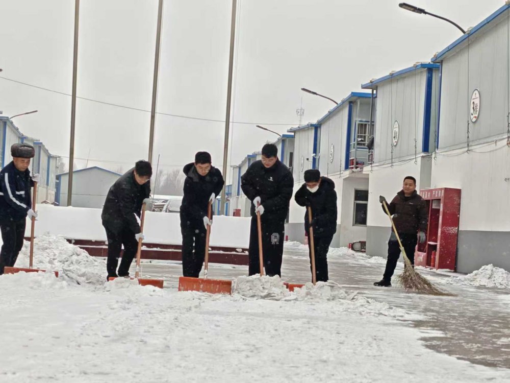 陜煤建設煤礦運營服務分公司：設備“御醫”開良方，雪后問診保平安