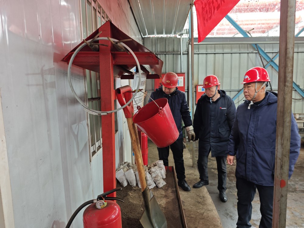 陜煤建設渭南分公司第三安裝項目部：黨建紅引領筑牢機電安裝安全 “暖防線”