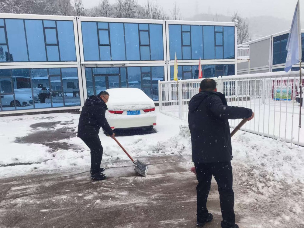 陜煤建設(shè)天工公司：浴“雪”奮戰(zhàn)護平安 鐵軍擔當暖寒冬