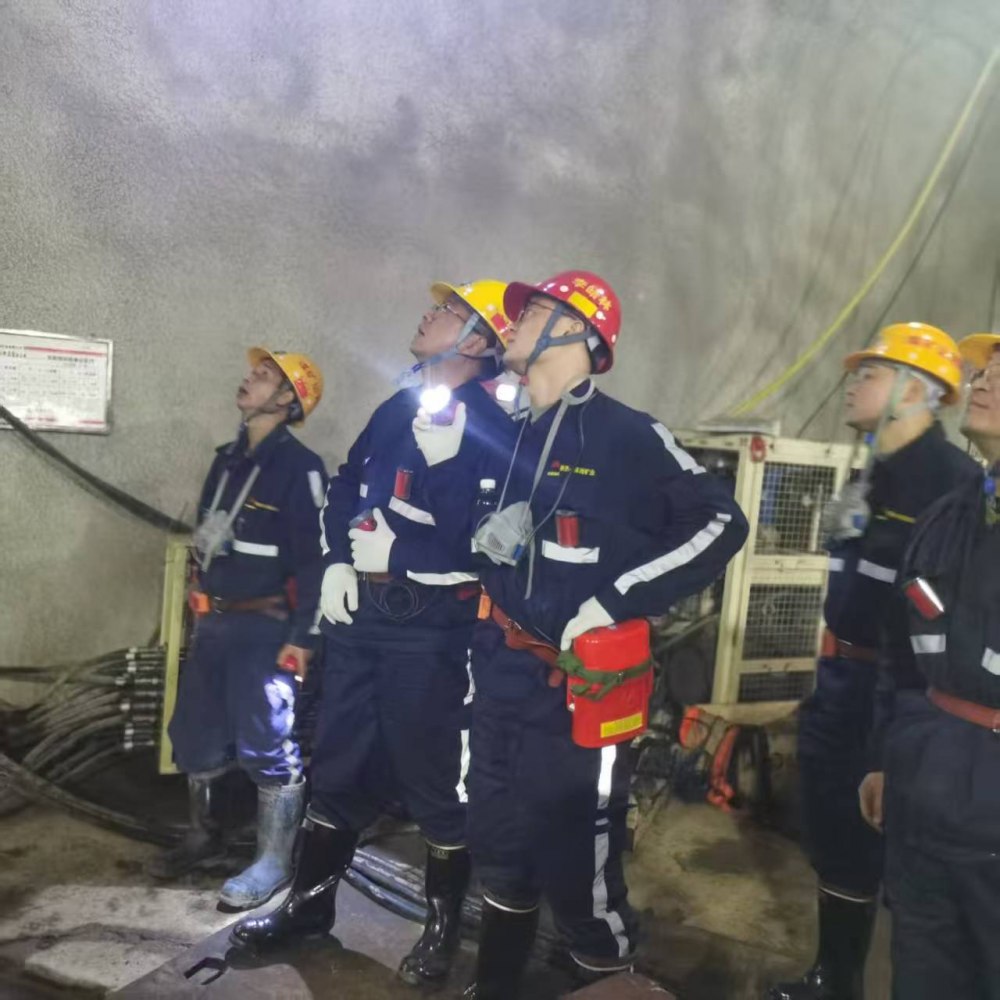 陜煤建設(shè)煤礦運(yùn)營(yíng)服務(wù)分公司:抓牢節(jié)前收尾,蓄力節(jié)后開(kāi)局