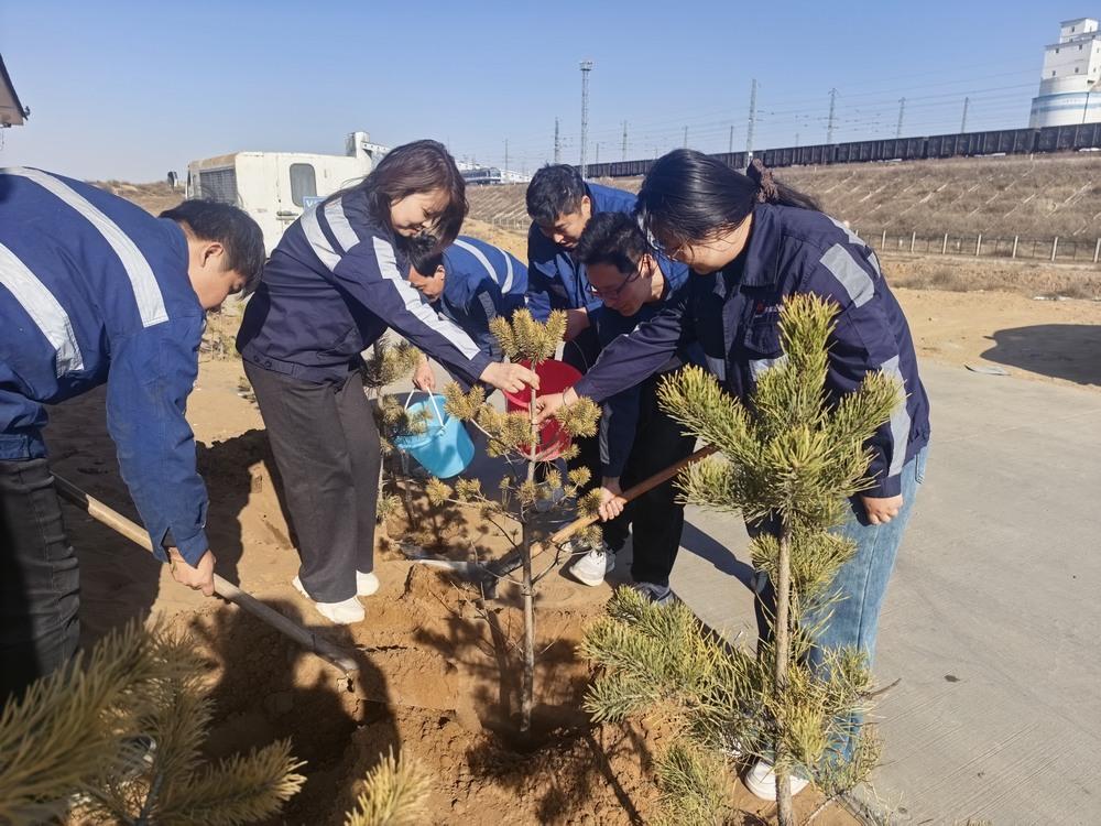 陜煤建設(shè)洗選煤運營公司：植一抹“新綠” 栽一腔“初心”