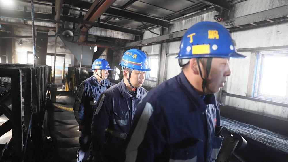 陜煤建設(shè)洗選煤運營公司紅柳林洗煤廠項目部:多措并舉 筑牢風(fēng)季防風(fēng)防火安全防線